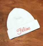 Babymuts met geborduurde naam